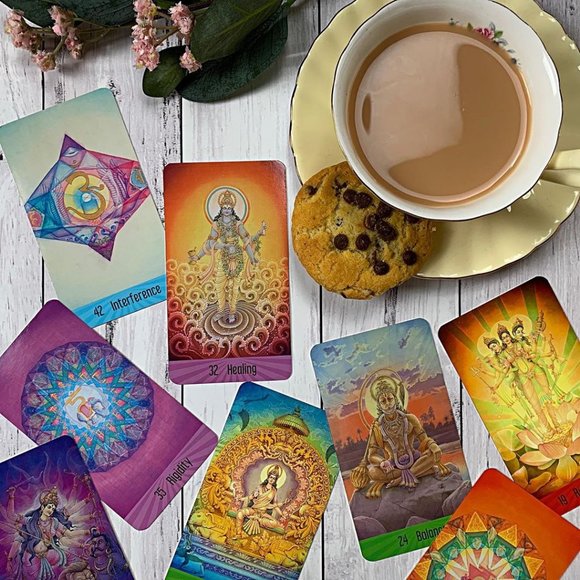 🌟 Sacred Mysteries: The Chakra Oracle Cards - Picture 3 of 13